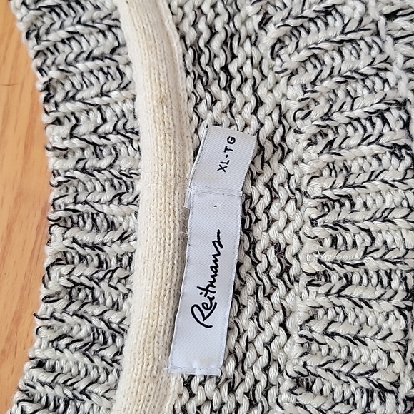 Reitmans sweater with side zippers - Picture 2 of 3